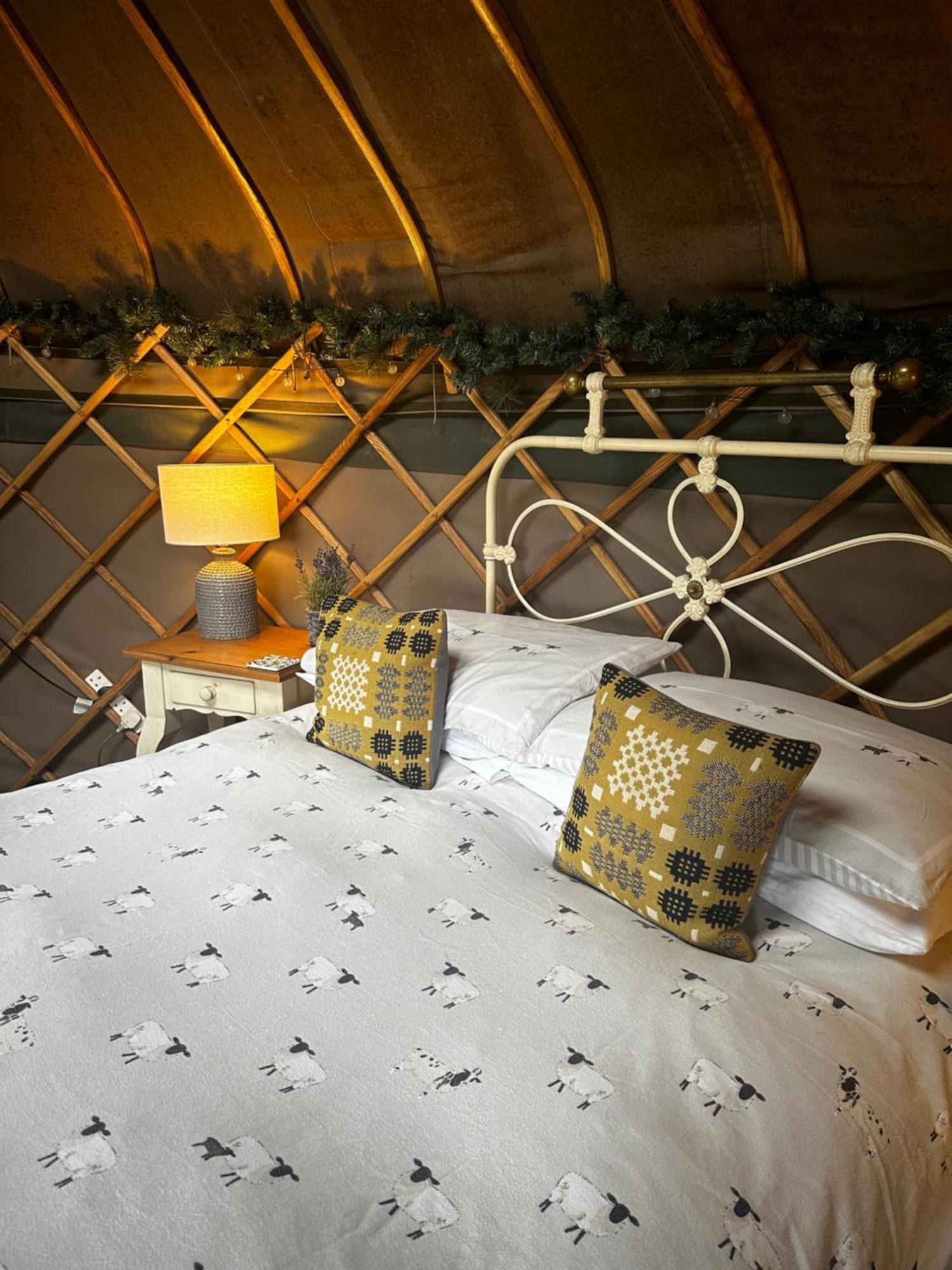 Sunbank Yurt Otel Llangollen Dış mekan fotoğraf